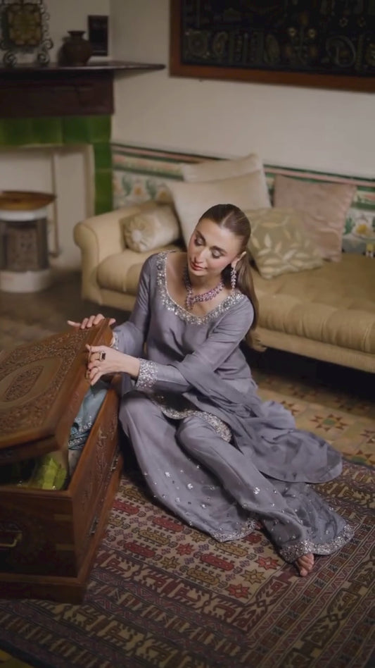 Raaz-e-Surmai | رازِ سُرمئی